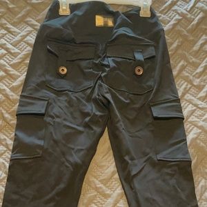 Firm abs cargo leggings size large (fits like medium)